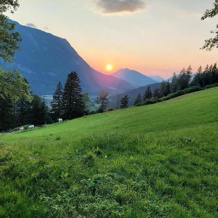 Almhaus Vorleithen 皮恩山口附近施皮塔尔