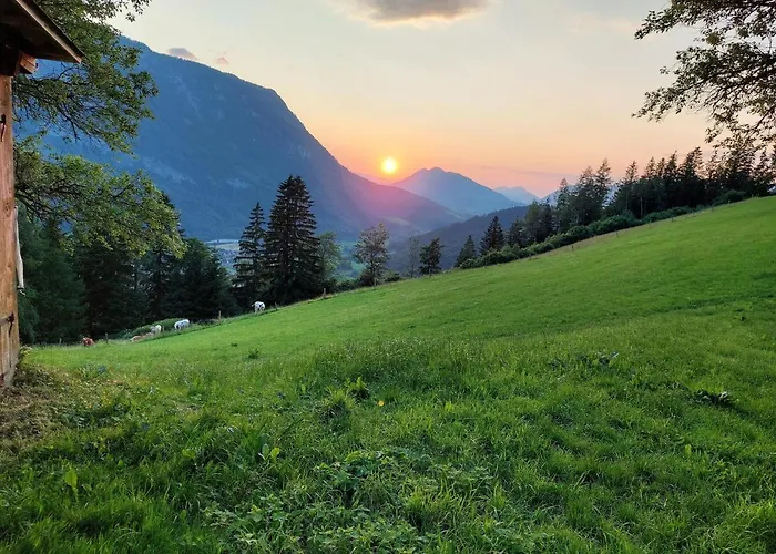 Almhaus Vorleithen 皮恩山口附近施皮塔尔